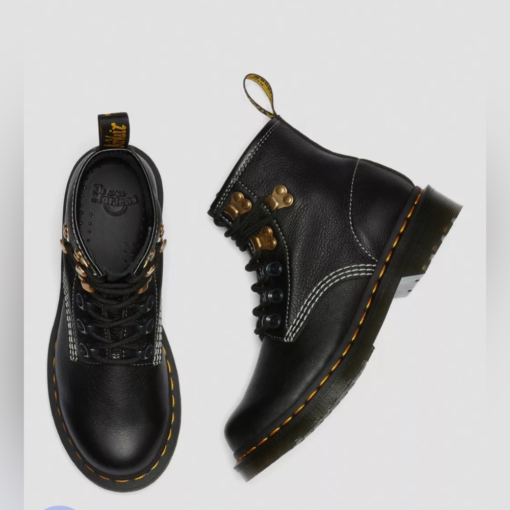 NEW Dr. Martens 101 LEATHER ANKLE BOOTS S7